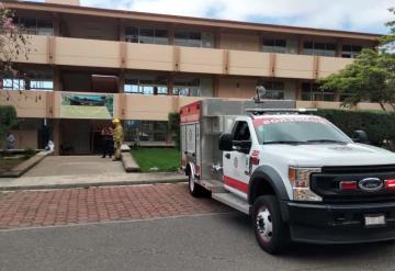 Explotan dos bombas caseras en la Universidad de Morelos; desalojan a casi 4 mil personas