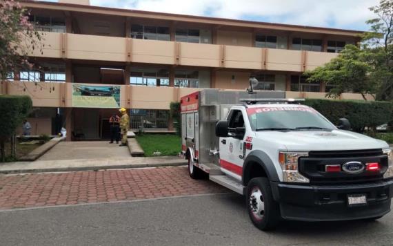 Explotan dos bombas caseras en la Universidad de Morelos; desalojan a casi 4 mil personas