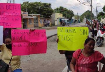 Cierran secundaria técnica de Francisco I. Madero, Paraíso ante falta de maestros