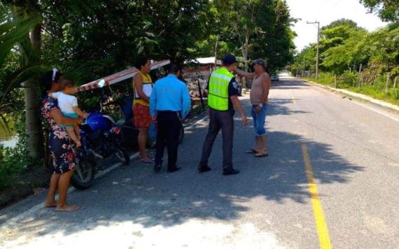 Familias de Torno Largo piden al alcalde Jonuta apoyo para colocar topes y evitar accidentes 