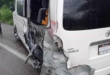 Tráiler impacta a policías en carretera Villahermosa - Frontera