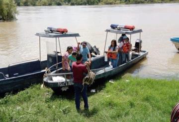 Familias de R/A. Tumbo Chinal son evacuadas, sus hogares están inundadas por el Mono Sagrado