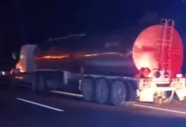 Guardia nacional asegura en Tabasco tractocamión cargado con  40 mil litros de hidrocarburo