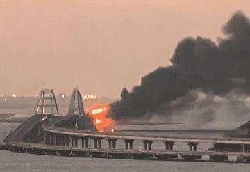 Explosión daña puente estratégico entre Rusia-Crimea