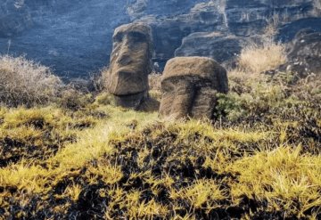 Incendio daña parte de las enigmáticas estatuas moai de la Isla de Pascua