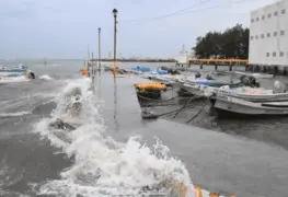 13 municipios en riesgo, tormenta tropical "Karl" se dirige a la costa de Tabasco