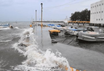 13 municipios en riesgo, tormenta tropical "Karl" se dirige a la costa de Tabasco