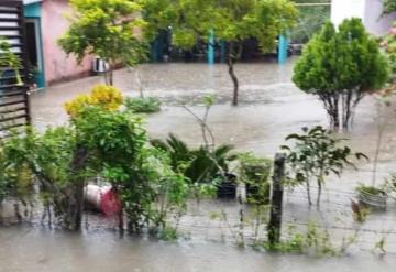 Inicia protección civil Comalcalco a evacuar familias en oriente 6ta y Gregorio Méndez 1ra de Comalcalco