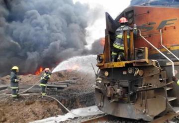 Explota pipa al intentar ganarle el paso al tren en Aguascalientes