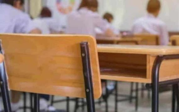 Alumna de secundaria intenta quitarse la vida bebiendo cloro en plena clase