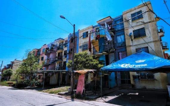 Abandonan casas de fraccionamientos y villas en Tabasco