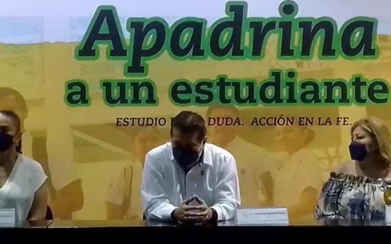 Programa Apadrina a un estudiante entregó 169 becas