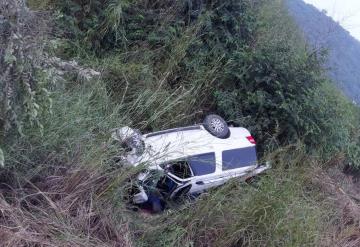 En Chiapas Guardia Nacional auxilia a personas migrantes durante accidente de carretero