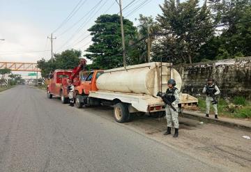 En Hidalgo y Tabasco, Guardia Nacional localiza pipa cargada con Diésel ilegal y asegura contenedores con Hidrocarburo