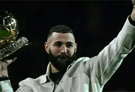 Karim Benzema sorprende y regresa al club que lo vio nacer