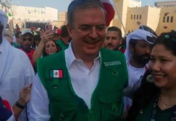 VIDEO: Mexicanos en Qatar piden tequila, pulque y chelas a Ebrard