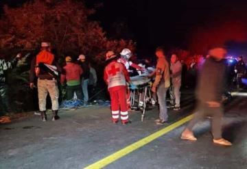 Se accidenta autobús en Oaxaca; hay dos muertos y 43 lesionados