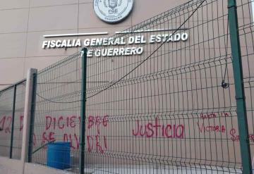 La Fiscalía de Guerrero investiga a normalistas de Ayotzinapa por daños y tentativa de homicidio