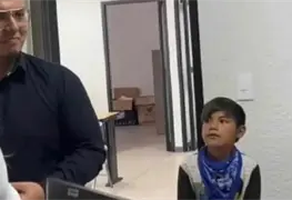Video: Ni&ntilde;o interrumpe boda para vender dulces; &iquest;Quieren un mazap&aacute;n?