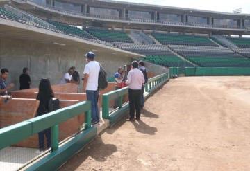 Directiva de Olmecas Tabasco, realiza un recorrido en el parque centenario