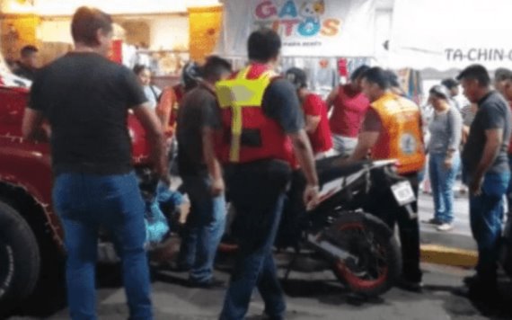 Camioneta sin frenos arrolla a alumnos y maestros durante un desfile navideño en Veracruz