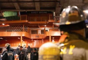 Evacuan a 900 pasajeros de un trasbordador en Nueva York a causa de un incendio