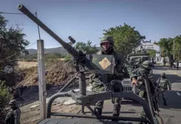 Refuerzan Culiacán, Sinaloa con mil 500 militares más tras captura al hijo del Chapo Guzmán