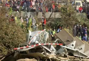 Localizan cajas negras de avión accidentado en Nepal