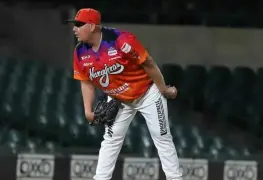 El pitcher tabasqueño, Juan Pablo Oramas relevó en los play offs de la Liga Mexicana del Pacifico