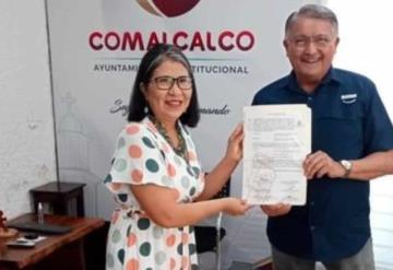 Entregan título de propiedad al ayuntamiento de Comalcalco