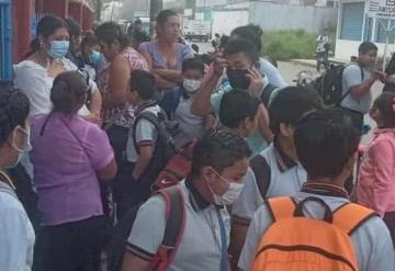 Maestros provocan suspensión de clases en Paraíso