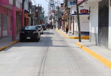 Renuevan calle con concreto hidráulico en Comalcalco 