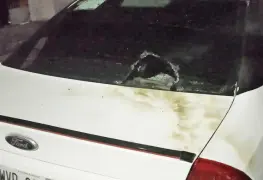 Lanzan bomba molotov a vehículo de funcionario de Seguridad Pública en Jonuta