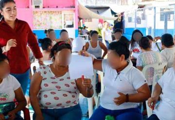 Mujeres del CRESET reciben donación de ropa