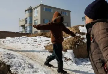 Talibanes solicitan ayuda humanitaria ante ola de frío que ha dejado 166 muertos