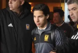 El ariete tabasqueño, Diego Lainez llegó a Monterrey uniformado de Tigres