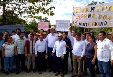 El gobernador Carlos Manuel Merino inaugura y supervisa obras Sociales en Jonuta