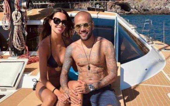 Esposa de Dani Alves le pide el divorcio tras el escándalo