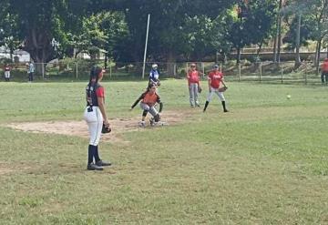 Realiza con éxito el try out de sóftbol femenil en Villahermosa para integrar la Selección Estatal