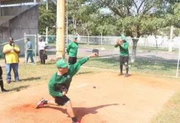 El pitcher tabasqueño Jesús Broca y el yucateco Daniel Nuñez lucieron en sesión de bullpen en el minicampo de Olmecas de Tabasco