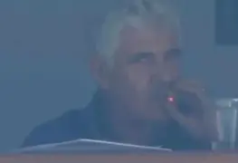 Sorprenden al Tuca Ferretti fumando en el estadio Azteca y podría recibir dura sanción de la ley