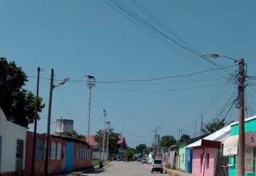 Jonutecos empiezan a sentir calor; acuden a playas cercanas