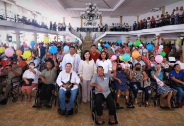 Yolanda Osuna Huerta entregó 200 sillas de ruedas a 133 mujeres y 67 hombres con alguna discapacidad