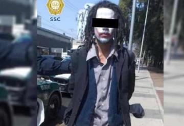 Disfrazado de Joker asalta y agrede con machete a peatón en CDMX