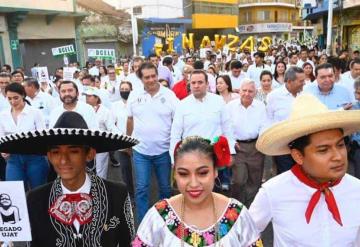 Llevan universitarios el tradicional Gallo