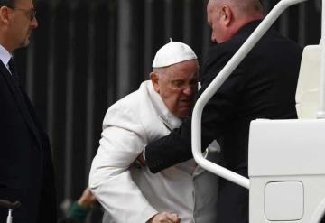 Papa Francisco seguirá hospitalizado; presenta infección pulmonar