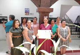 El patronato del Sistema DIF de Emiliano Zapata hizo un donativo al gobierno municipal, a favor de grupos vulnerables