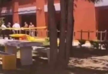 Niña de una secundaria fallece al caer de un segundo piso, su familia dice que la aventaron