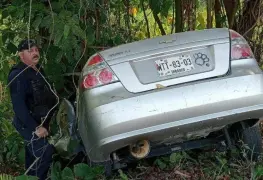 Mujer pierde la vida tras estrellarse contra un árbol en Jalapa