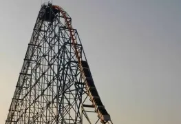 Falla en juego mecánico de Six Flags deja varados en las alturas a visitantes